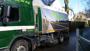 Stevns Miljø Service renser den permeable asfalt